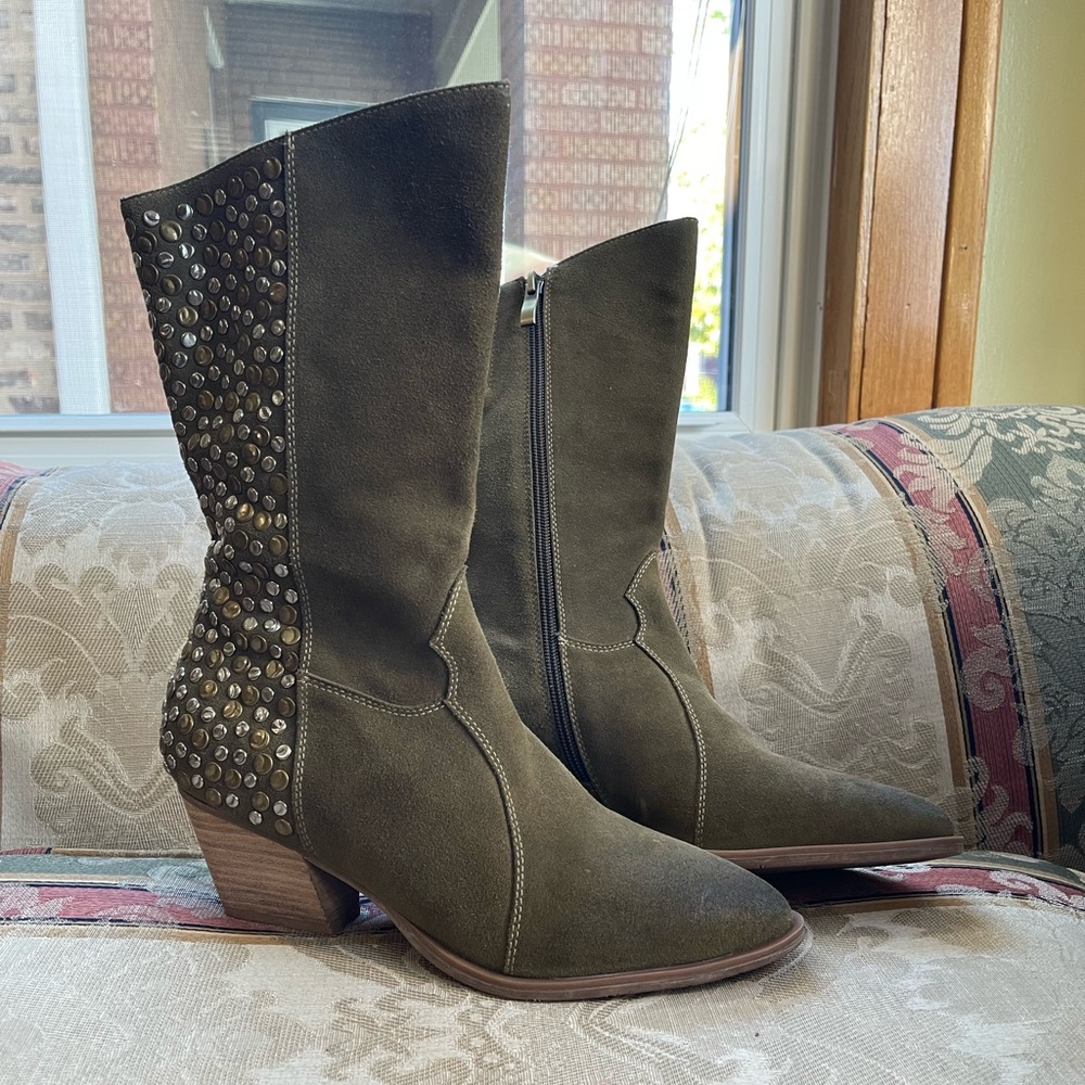 ANTELOPE Lorna Pointed Toe Boot (Women). Size 39= 8 Women 
N16-07